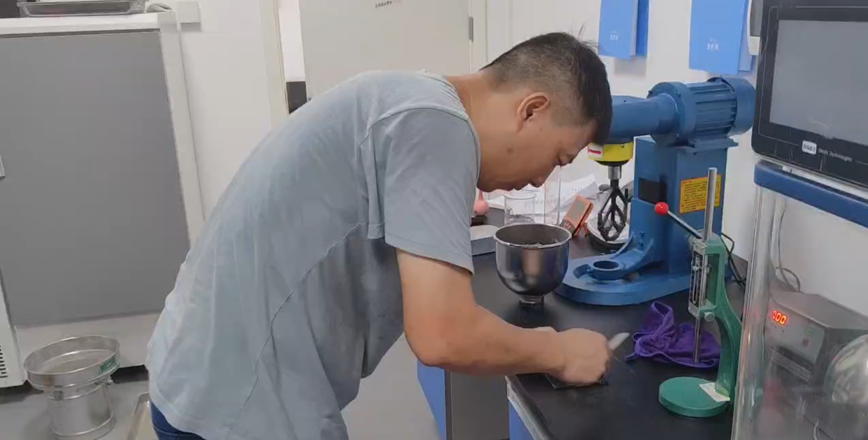 当秋日的战鼓即将擂响，我们站在技能大比武的冲刺线上！这不是一场普通的较量，而是对我们能力的终极检阅，从毫米级的精度追求到秒必争的极限挑战，每一滴汗水都在为这一刻蓄力。因为——最好的荣誉永远属于准备最充分的人！.png